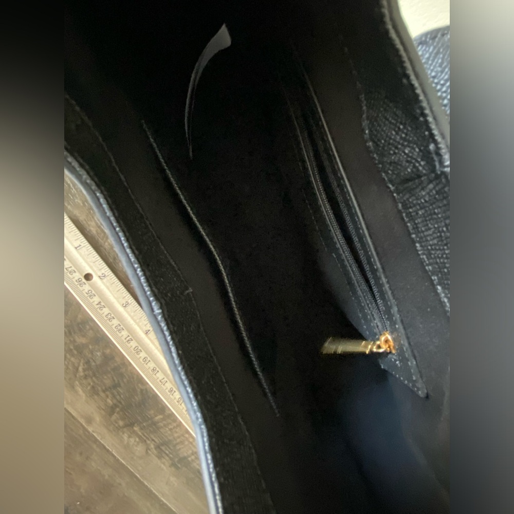 Ted Baker London Chelsea Padlock leather shoulder bag - Picture 8 of 15